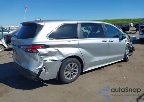 2021 Toyota Sienna Le z USA, uszkodzony, nr VIN 5TDKRKEC0MS054902